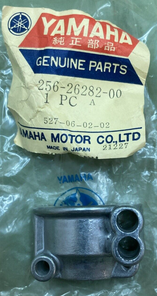 NEW GENUINE YAMAHA 256-26282-00 CAP THROTTLE GRIP LOWER CONTROL