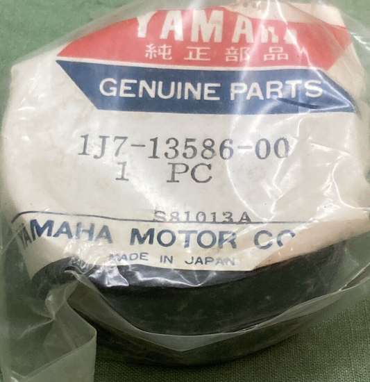 NEW GENUINE YAMAHA 1J7-13586-00 INTAKE MANIFOLD CARBURETOR JOINT 1