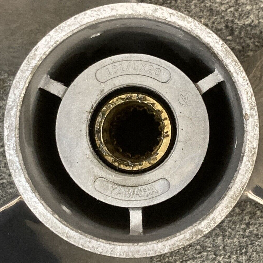 NEW GENUINE YAMAHA MAR-GYT3B-L4-20 PROPELLER 3 BLADE LH 13.25"D 20" PITCH SS