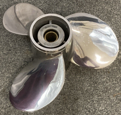 NEW GENUINE YAMAHA MAR-PNTN3-V4-13 PROPELLER 3 BLADE RH 14"D 13" PITCH SS