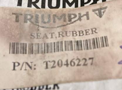NEW GENUINE TRIUMPH  T2046227 Seat, Rubber