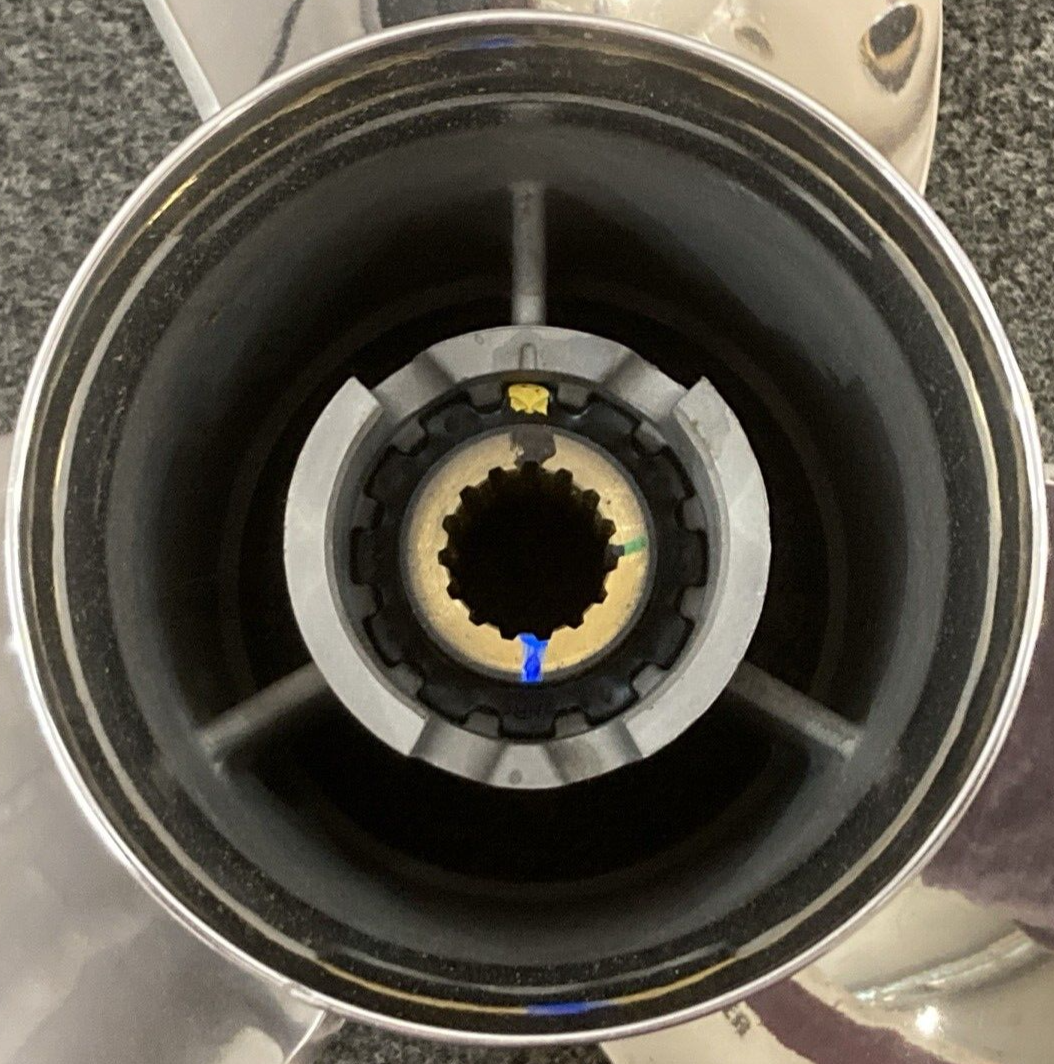 NEW GENUINE YAMAHA 68F-45970-10 PROPELLER 3-BLADE RH 14.5"D 15" PITCH SS