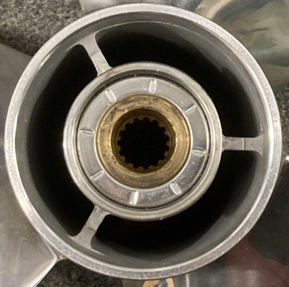 NEW GENUINE SOLAS 1531-145-15 PROPELLER NEW SATURN 3 BLADE 14.5"D 15" PITCH SS