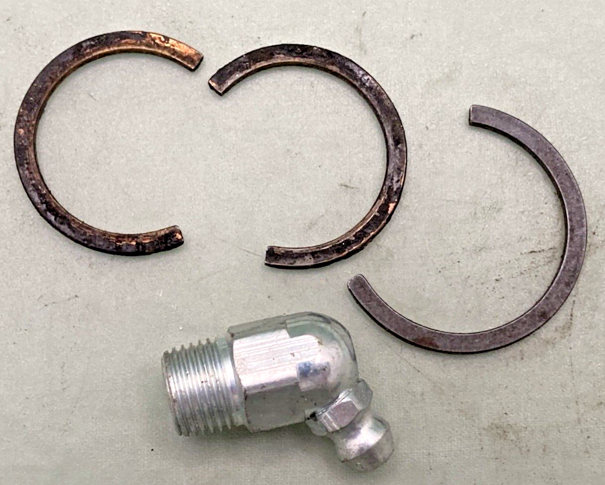 NEW GENUINE POLARIS 1590257 MIDDLE AXLE U-JOINT, ONLY 3 CIRCLE CLIPS