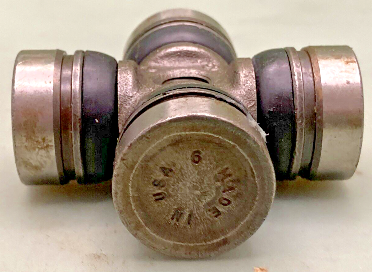 NEW GENUINE POLARIS 1590257 MIDDLE AXLE U-JOINT, ONLY 3 CIRCLE CLIPS