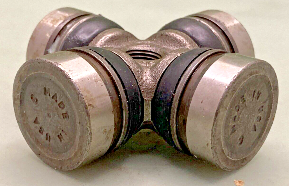 NEW GENUINE POLARIS 1590257 MIDDLE AXLE U-JOINT, ONLY 3 CIRCLE CLIPS