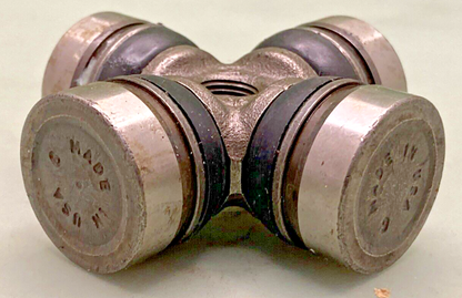 NEW GENUINE POLARIS 1590257 MIDDLE AXLE U-JOINT, ONLY 3 CIRCLE CLIPS
