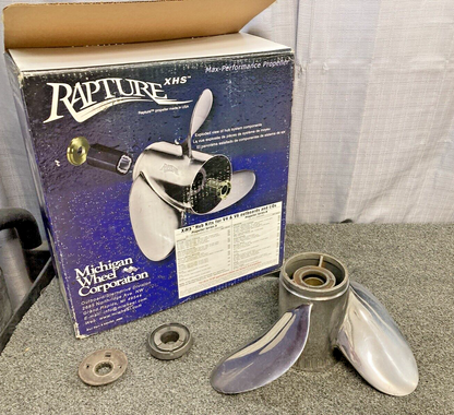 SUZUKI 3 BLADE PROPELLER 13 1/4X12 13 SPLINE BOX INCLUDED