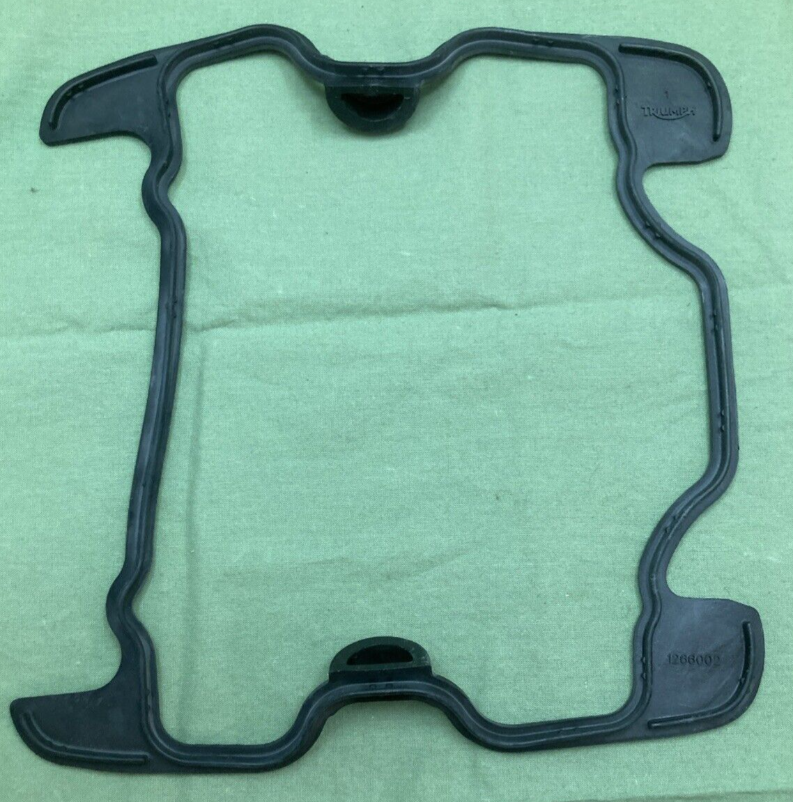 NEW GENUINE TRIUMPH T3990166 ENGINE SERVICE KIT INCOMPLETE SEE DESC