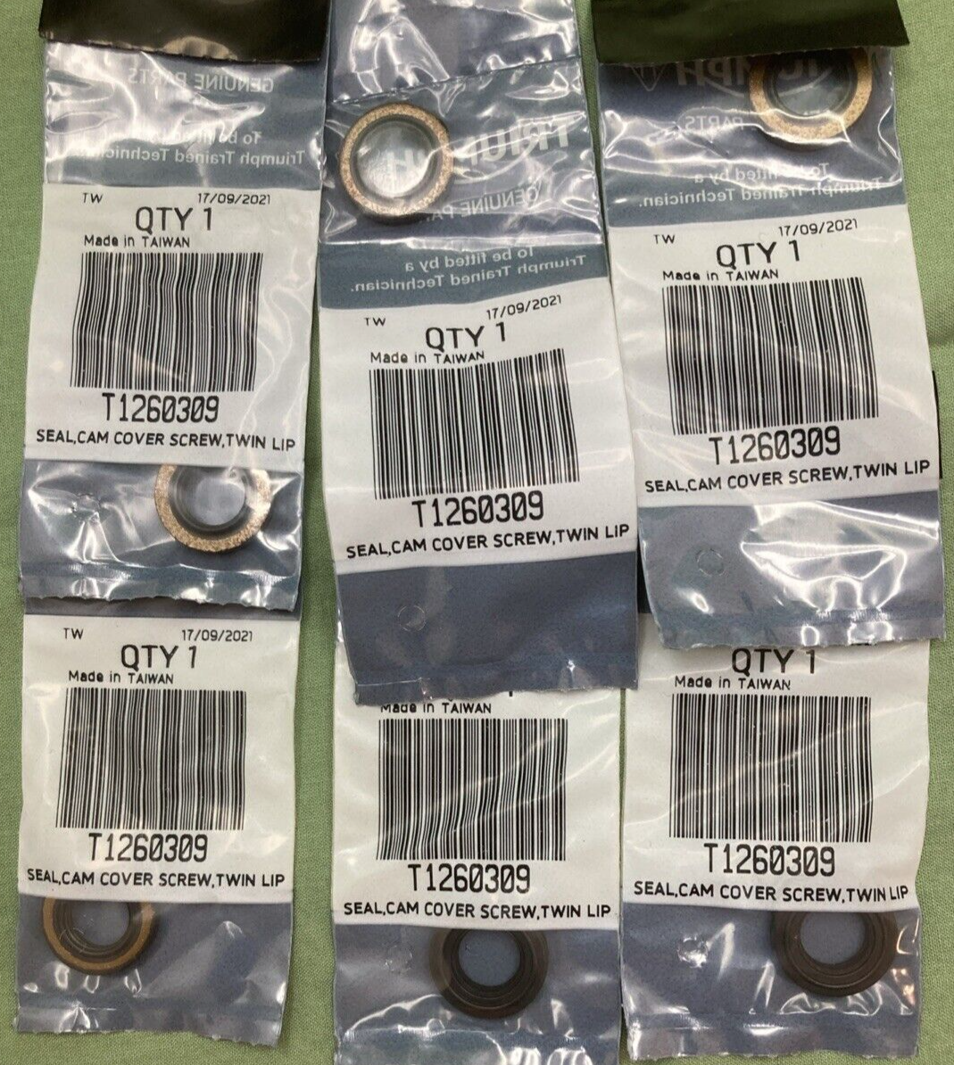 NEW GENUINE TRIUMPH T3990037 ENGINE SERVICE KIT COMPLETE