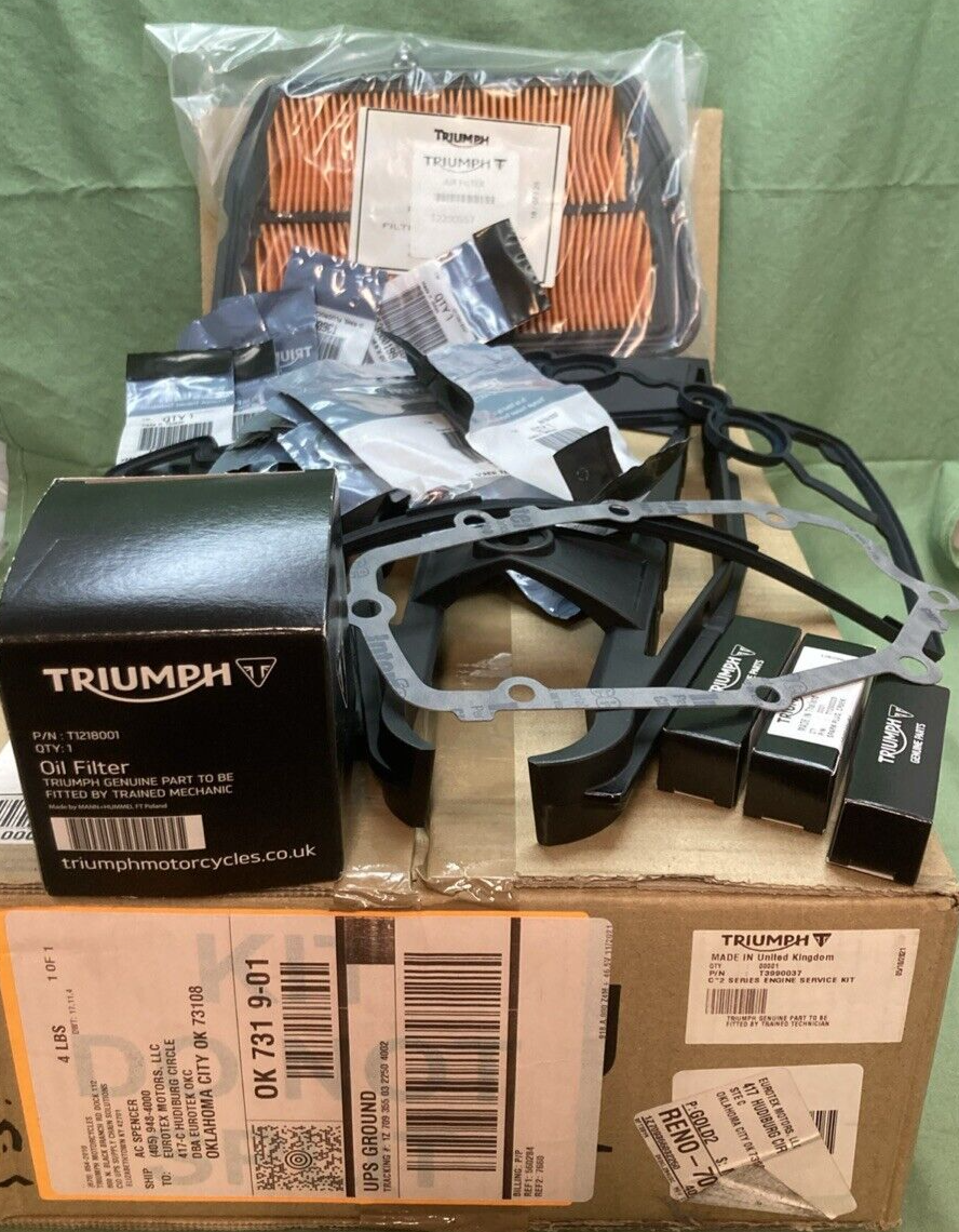 NEW GENUINE TRIUMPH T3990037 ENGINE SERVICE KIT COMPLETE