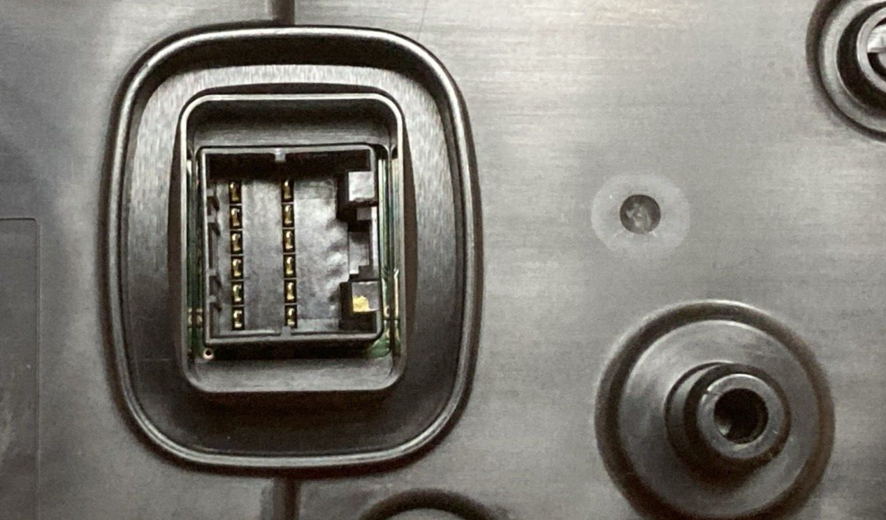 NEW GENUINE TRIUMPH T2503672 INSTRUMENT PANEL PACK FITS 2012 - 2017 TIGER