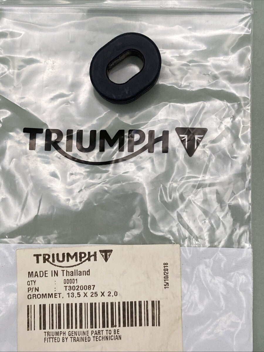 NEW GENUINE TRIUMPH T3020087 Grommet, 13.5 X 25 X 2