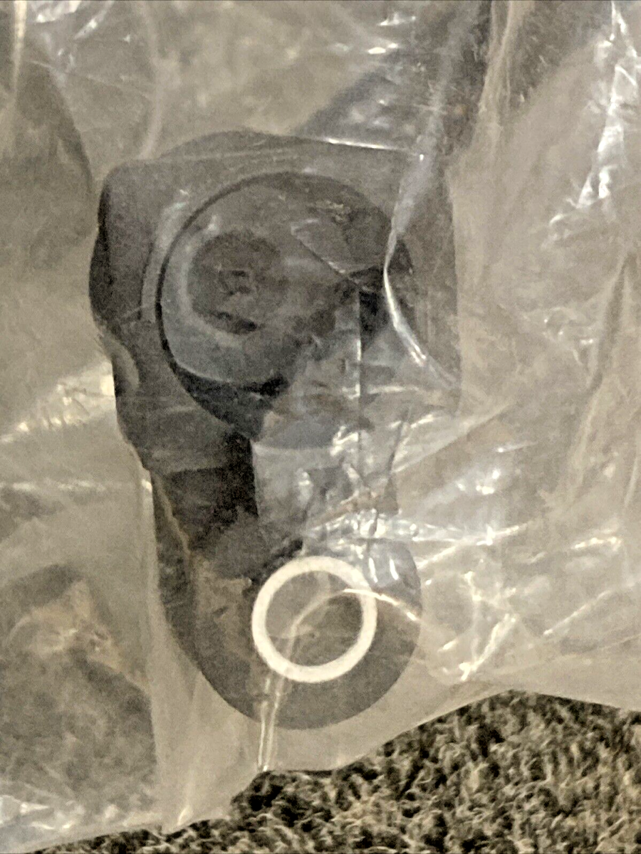 NEW GENUINE BMW 13537703172 Fuel Distributor 2003-2006 R 1200 GS