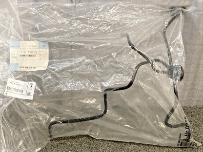 NEW GENUINE BMW 13537703172 Fuel Distributor 2003-2006 R 1200 GS