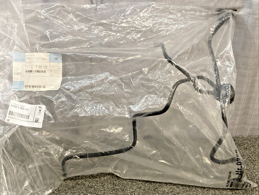 NEW GENUINE BMW 13537703172 Fuel Distributor 2003-2006 R 1200 GS