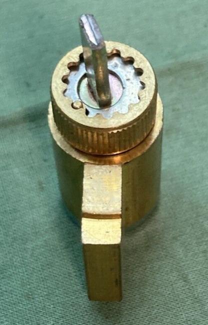 NEW MERICA 224805 CLAD CYLINDER LOCK W/ 2 KEYS