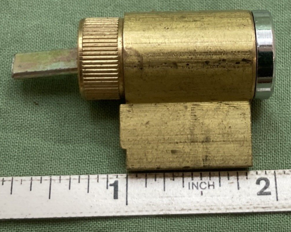 NEW MERICA 224805 CLAD CYLINDER LOCK W/ 2 KEYS