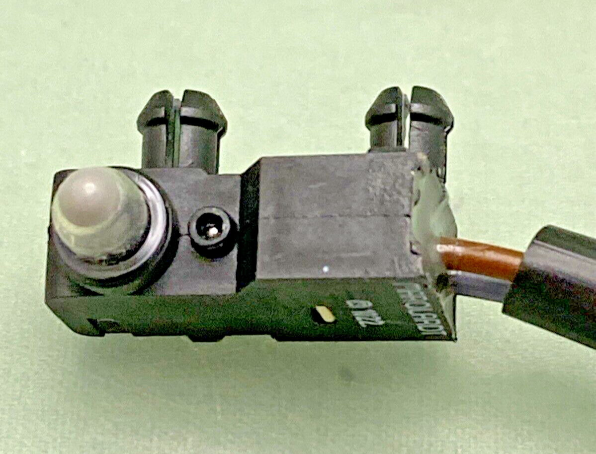 NEW GENUINE DUCATI  53940351A FRONT BRAKE LIGHT SWITCH