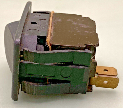NEW REPLACES MCGILL 0851-0001N ROCKER SPST 10A, 250VAC 15A, 125VAC 3/4HP, 125-25