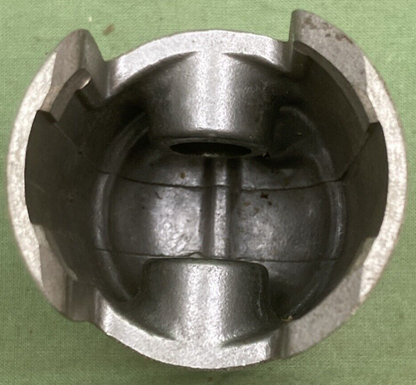 NEW GENUINE SUZUKI 12110-23000 PISTON CRANKSHAFT FOR RV90