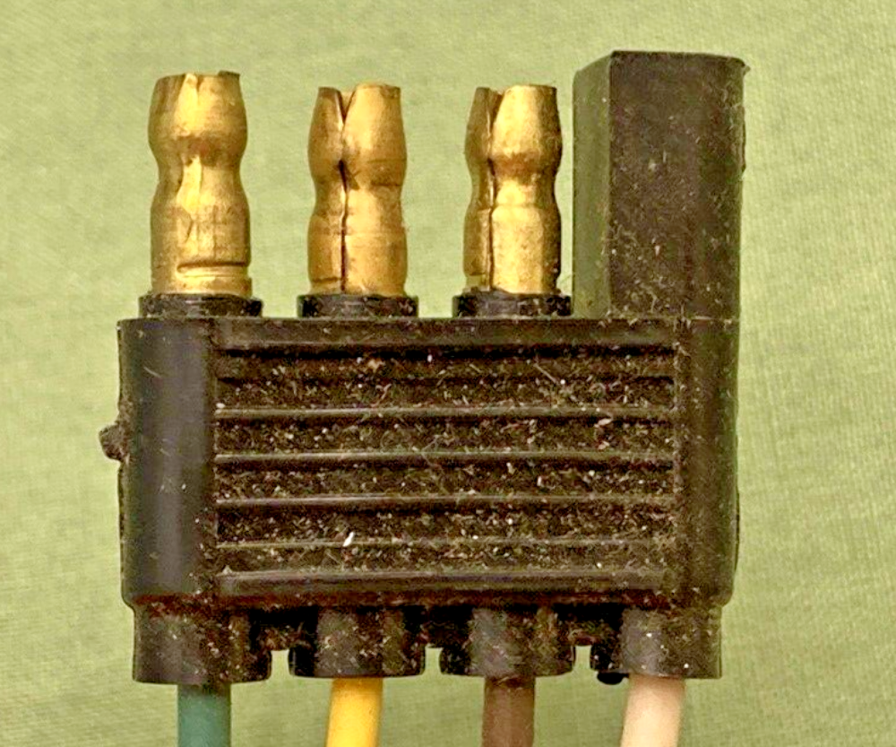 QTY 2 NEW GENUINE GENERAL SWITCHES 4405 4-WAY FLAT CONNECTOR PLUG WITH 12" WIRES