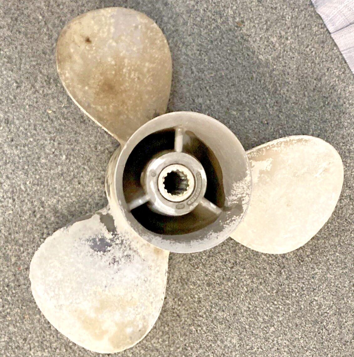 GENUINE MERCURY 48-74268 13 3/4 x 21 STAINLESS Propeller, RH