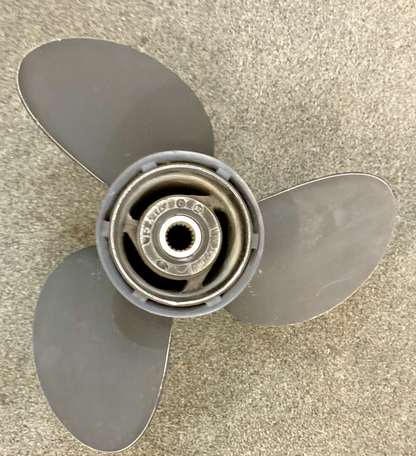 VOLVO 3850300 15X17 P, 3 BLADE PROPELLER, RH, 19 SPLINE