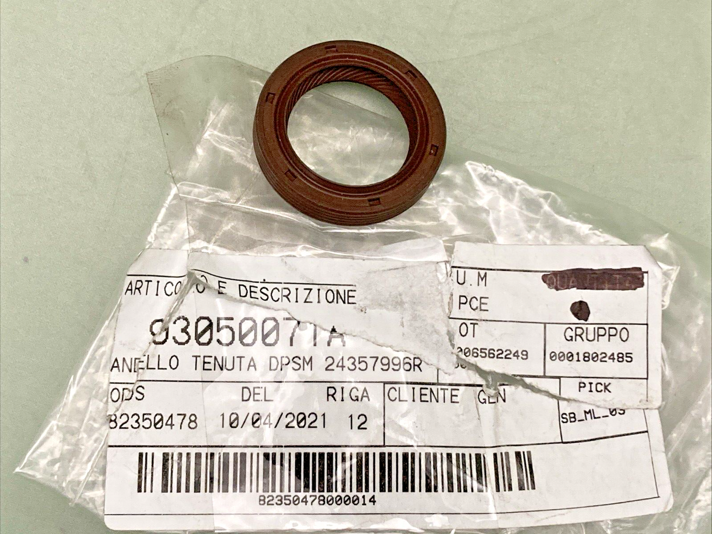 NEW GENUINE DUCATI 93050071A Oil seal 24-35-7