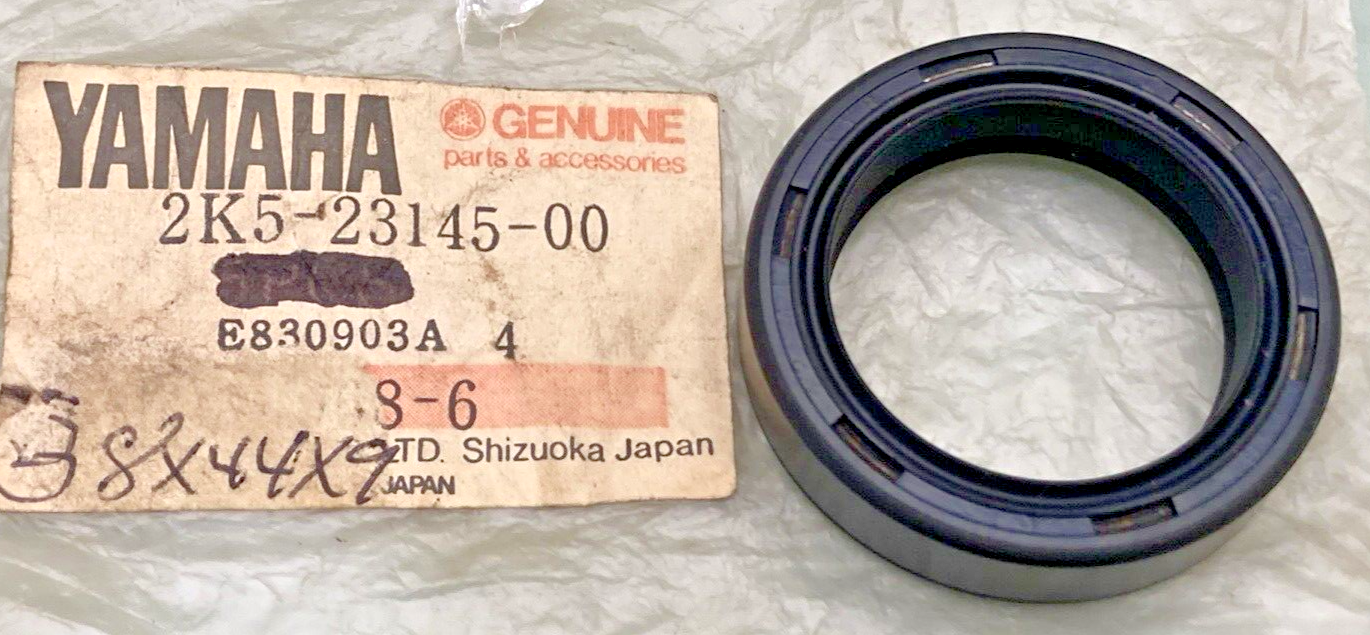 NEW GENUINE YAMAHA 2K5-23145-00 OIL SEAL