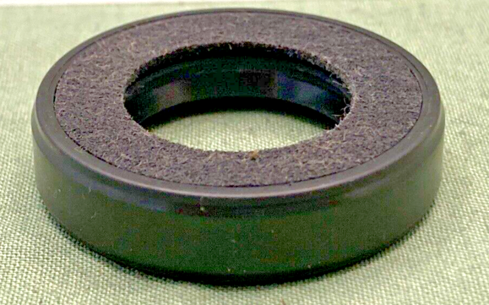NEW GENUINE SUZUKI 09284-21001 FRONT WHEEL HUB OIL SEAL LT230 LT-F250 LT-Z450