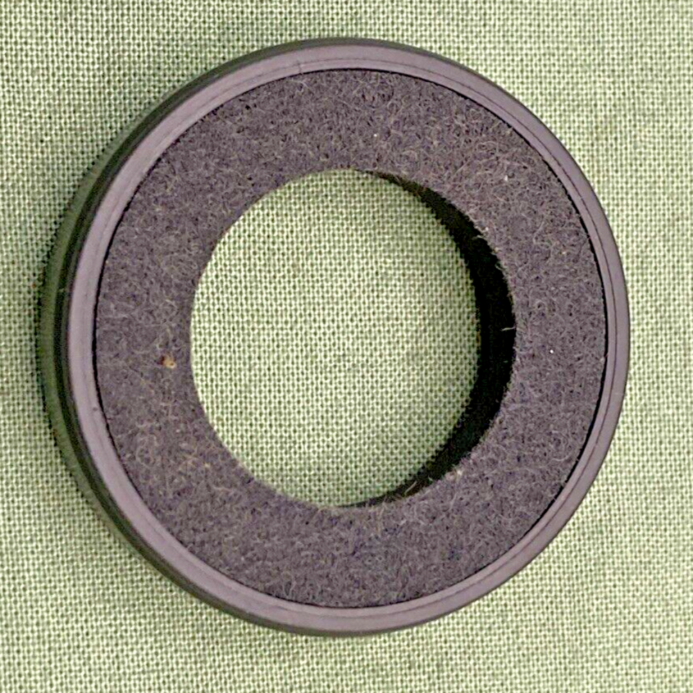 NEW GENUINE SUZUKI 09284-21001 FRONT WHEEL HUB OIL SEAL LT230 LT-F250 LT-Z450