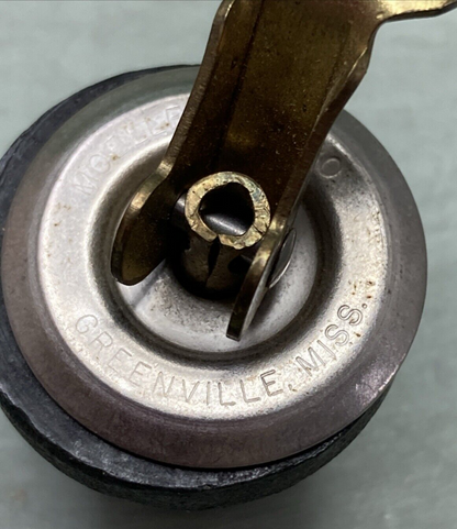 NEW MOELLER DECK/BAITWELL 7/8" SNAP PLUG