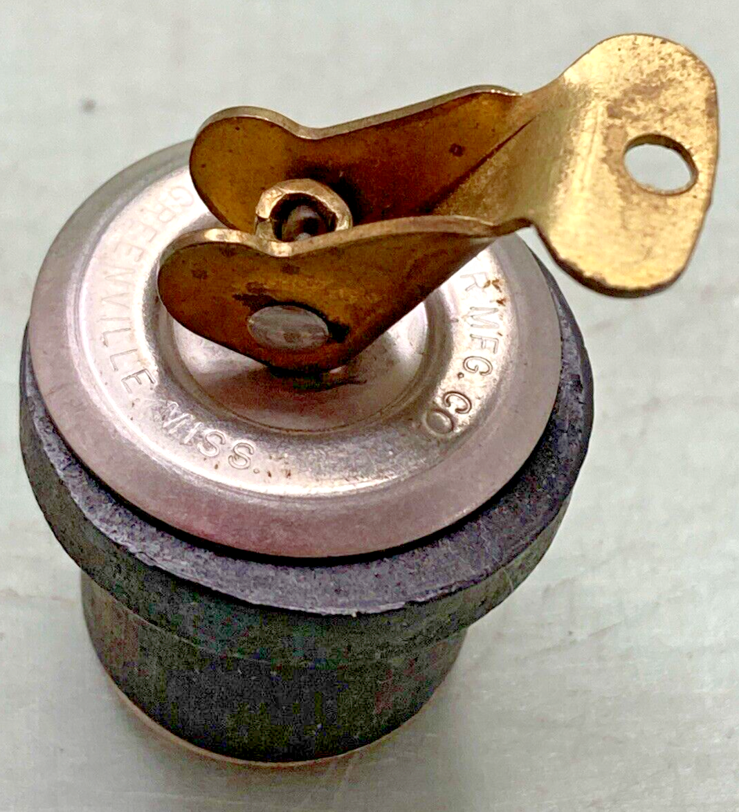 NEW MOELLER DECK/BAITWELL 7/8" SNAP PLUG
