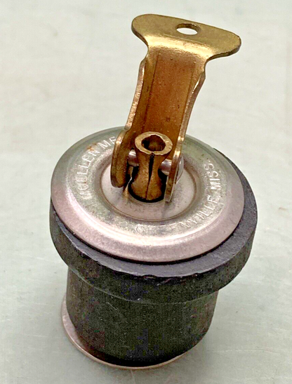 NEW MOELLER DECK/BAITWELL 7/8" SNAP PLUG