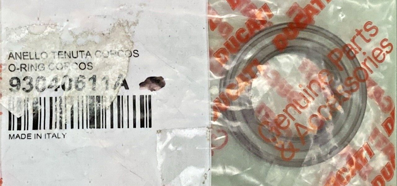 NEW GENUINE DUCATI 93040611A OIL SEAL