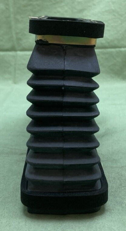 NEW GENUINE SUZUKI 61370-41B00 REAR SWING ARM BOOT FITS LT300E