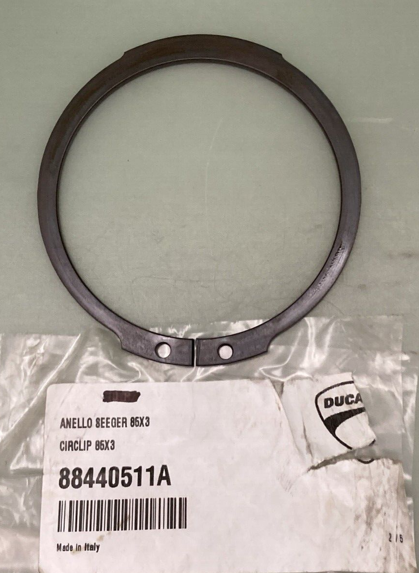 NEW GENUINE DUCATI 88440511A CIRCLIP 85X3