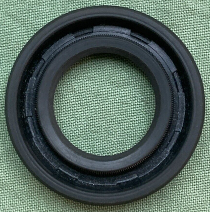 QTY 2 NEW GENUINE SUZUKI 09283-20024 OIL SEALS CONTACT BREAKER MOTORCYCLE