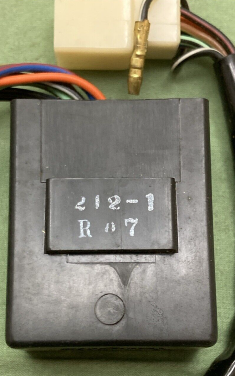 NEW GENUINE SUZUKI 38830-49200 TURN SIGNAL RELAY CONTROL UNIT MOTORCYCLE