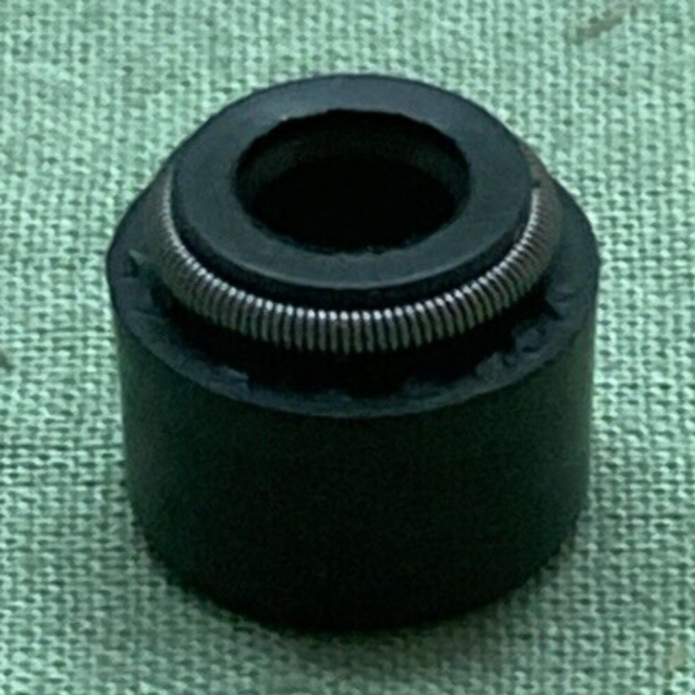 NEW GENUINE SUZUKI 09289-05014 OIL SEAL CAM SHAFT VALVE