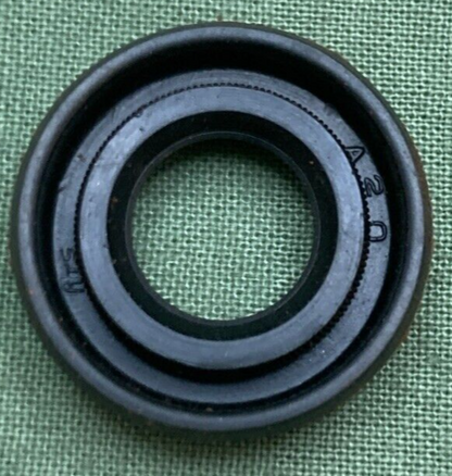 NEW GENUINE SUZUKI 09282-10005 OIL SEAL TRANSMISSION