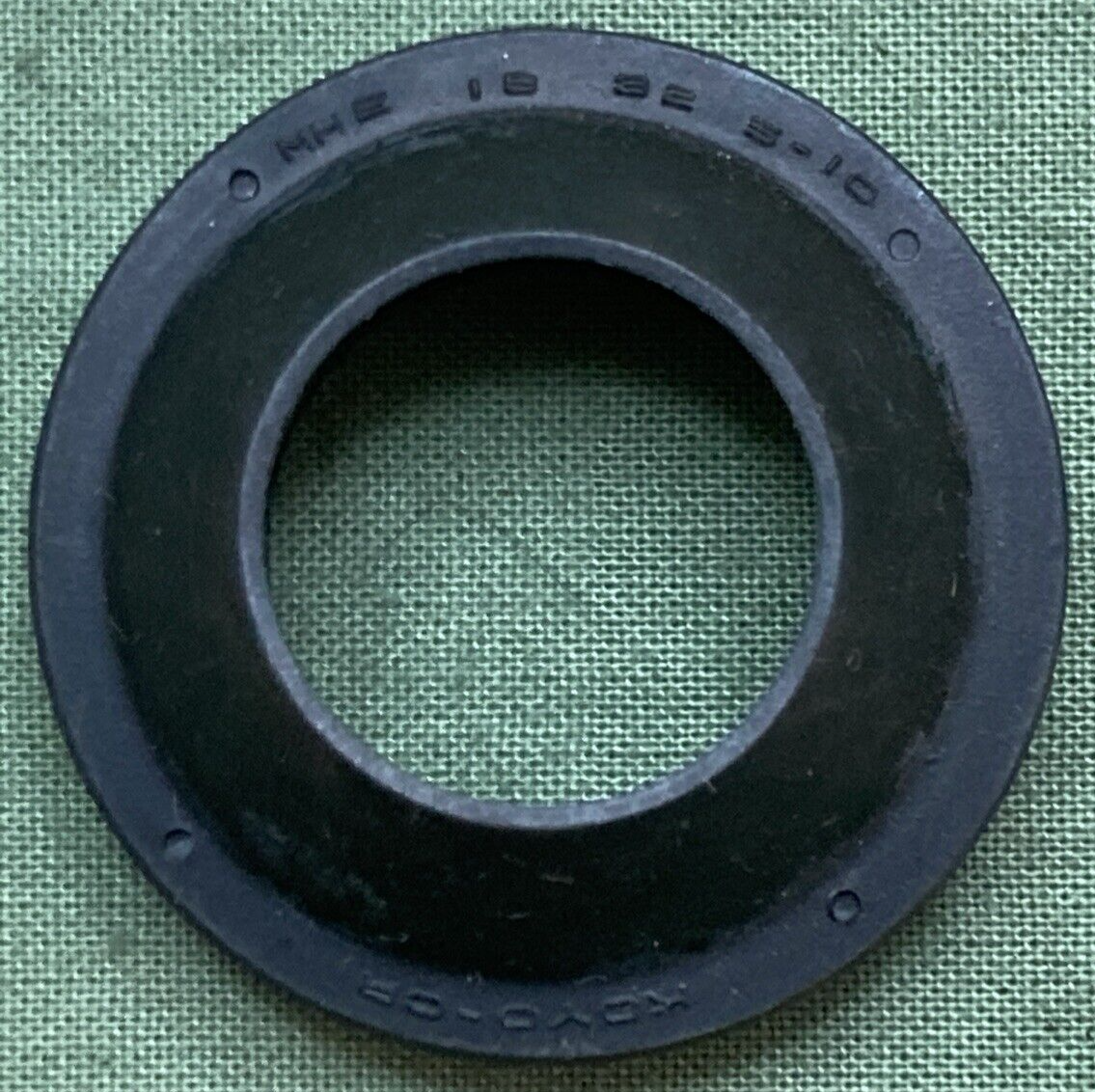 NEW REPLACES SUZUKI 09284-18002 Oil Seal Oil Pump Valve