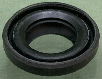 NEW REPLACES SUZUKI 09284-18002 Oil Seal Oil Pump Valve