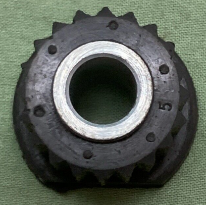 NEW REPLACES SUZUKI 09319-10015 BUSHING ENGINE MOUNT