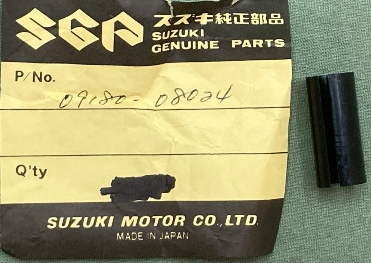 QTY 2 NEW GENUINE SUZUKI 09180-08024 Frame Cover Knob Spacer