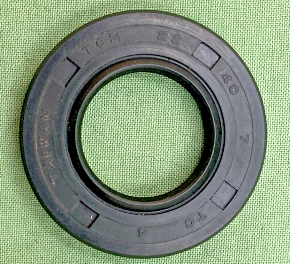 NEW TCM 22x40x7 TC OIL SEAL, 0.866" x 1.575" x 0.276"