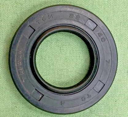 NEW TCM 22x40x7 TC OIL SEAL, 0.866" x 1.575" x 0.276"