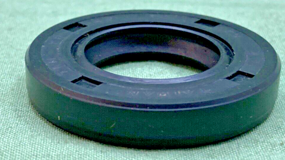 NEW TCM 22x40x7 TC OIL SEAL, 0.866" x 1.575" x 0.276"