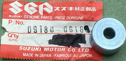 NEW GENUINE SUZUKI 09180-06189 SPACER FRONT FENDER